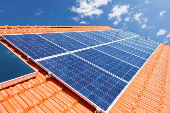 La pulizia criogenica dei pannelli fotovoltaici con la tecnologia ice blasting
