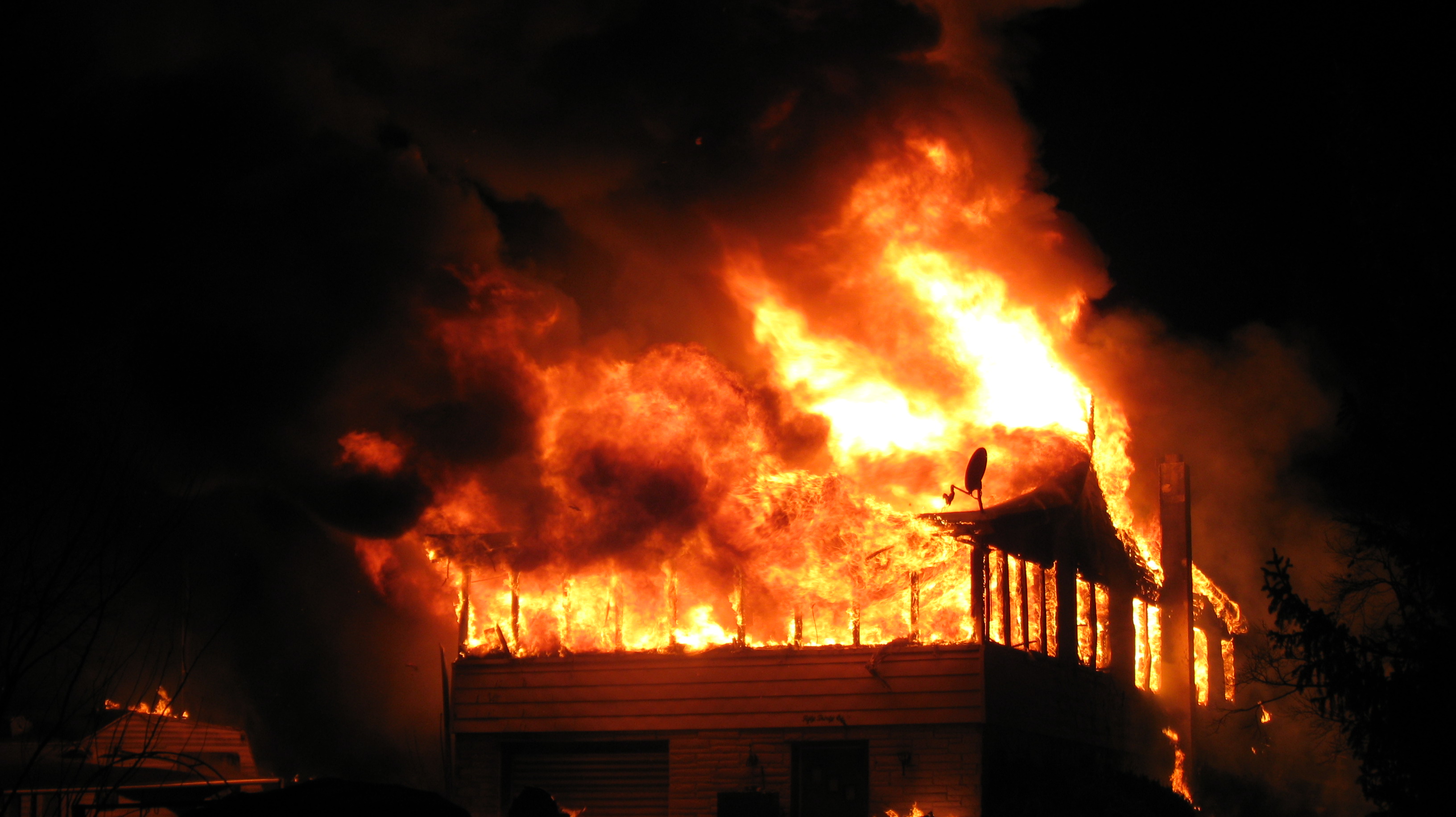 Come effettuare una bonifica post incendio