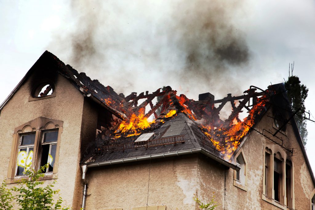 incendio canna fumaria e tetto